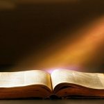 Как правильно читать Святое Евангелие дома?