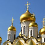 Как правильно креститься православным христианам: что означает крестное знамение