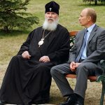 Рисунок 1. Его святейшество Алексий 2 беседует с президентом РФ В. Путиным.